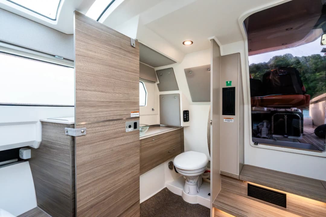 Saxdor Luxury speed boat - Image 3