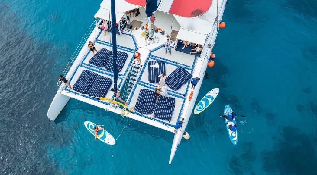 Open air party boat - Cover