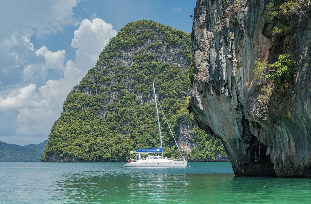 Voyage 500 Catamaran - Image 3