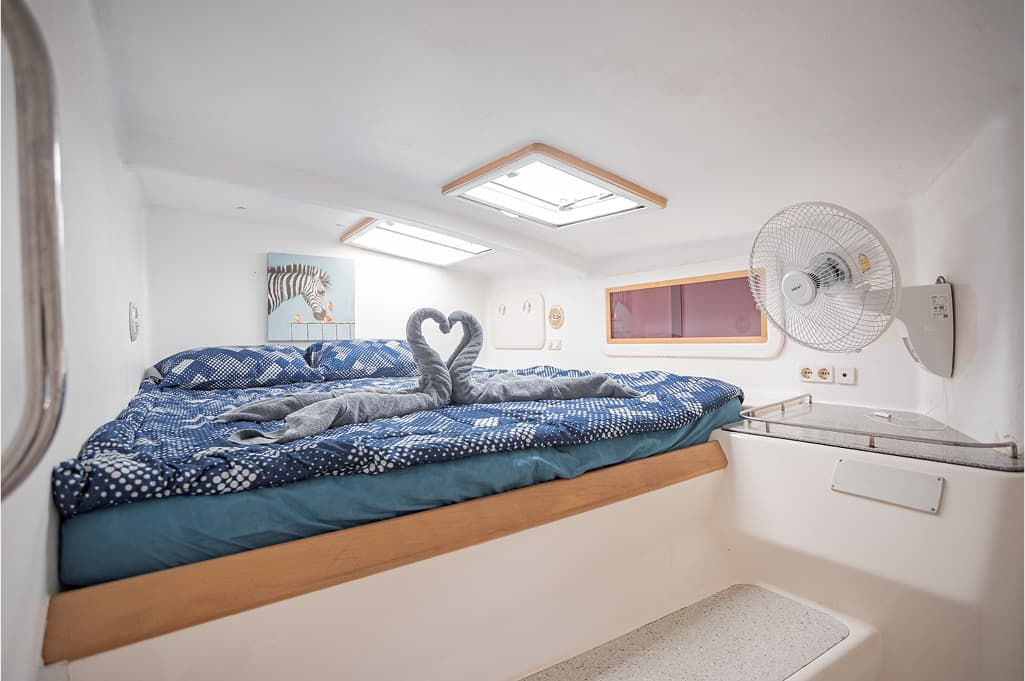 Voyage 500 Catamaran - Image 4