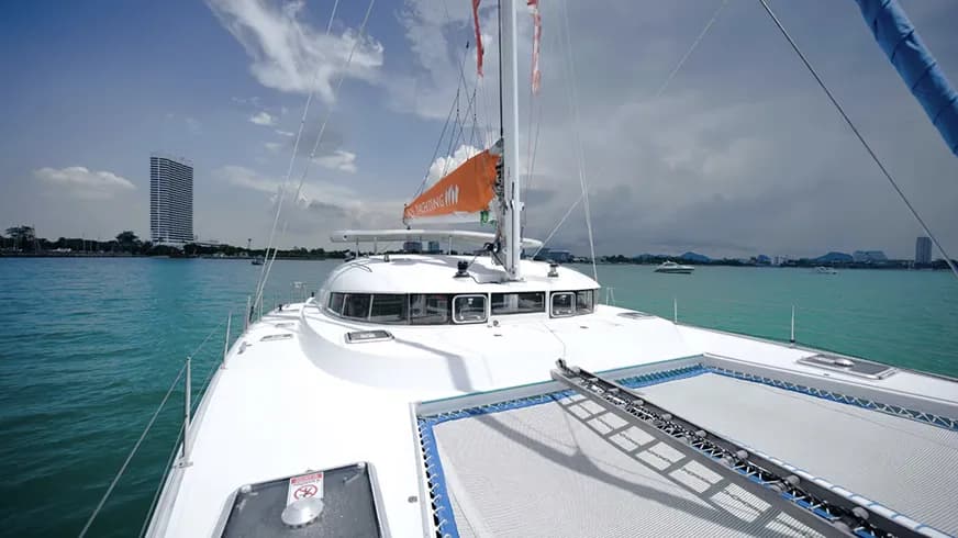 sailing cat 47FT - Image 4