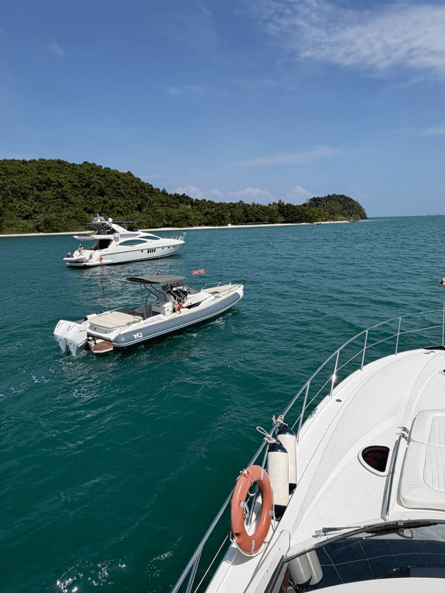 Luxury SpeedBoat 38ft - Image 5