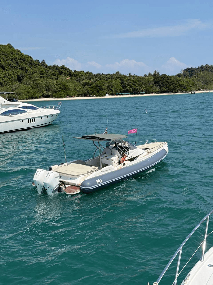 Luxury Speadboat 38ft - 2